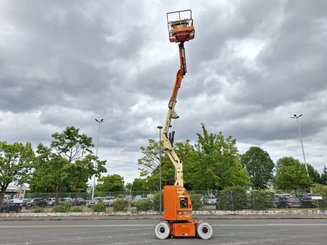 Plataforma de braço articulado JLG E300AJP
