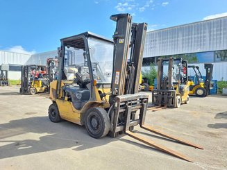 Empilhador de contrapeso 4 rodas Caterpillar GP25NT