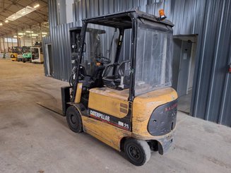 Empilhador de contrapeso 4 rodas Caterpillar EP25K-PAC