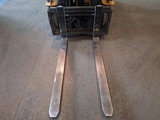 Empilhador de contrapeso 3 rodas Caterpillar EP18NT