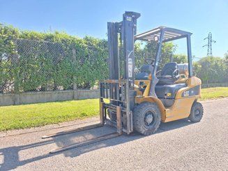 Empilhador de contrapeso 4 rodas Caterpillar GP20NT - 1