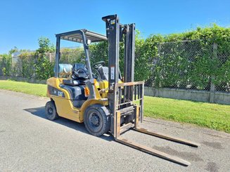 Empilhador de contrapeso 4 rodas Caterpillar GP20NT - 1