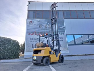 Empilhador de contrapeso 4 rodas Caterpillar GP30NT