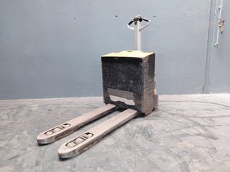 Porta-paletes eléctrico com condutor a pé Caterpillar NPP20N2