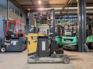 Empilhador retráctil Caterpillar NR20NH