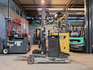 Empilhador retráctil Caterpillar NR20NH