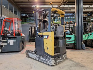 Empilhador retráctil Caterpillar NR20NH