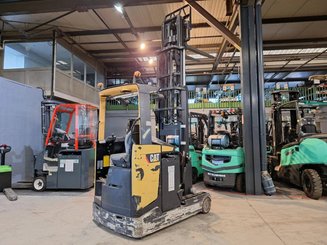 Empilhador retráctil Caterpillar NR20NH