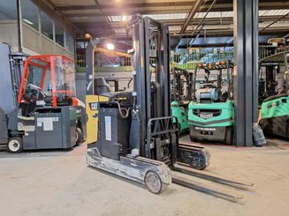Empilhador retráctil Caterpillar NR20NH