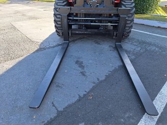 Carreta elevadora todo terreno Hangcha TT100-4 (CPCD100-XH16C-RT4) 