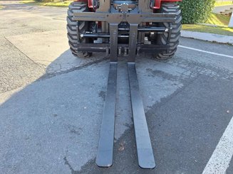 Carreta elevadora todo terreno Hangcha TT100-4 (CPCD100-XH16C-RT4) 