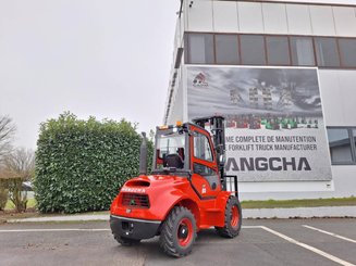 Carreta elevadora todo terreno Hangcha TT30-4