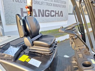 Empilhador de contrapeso 4 rodas Hangcha XF25D - 12