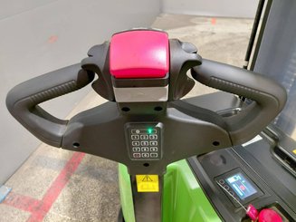 Stacker com condutor a pé Hangcha CDD12-XT1-SI