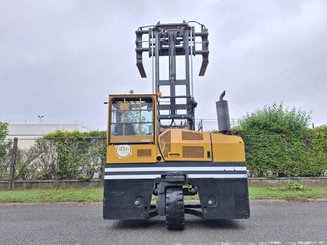 Empilhador retráctil de 4 direcções Combilift C8000-15