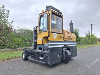Empilhador retráctil de 4 direcções Combilift C8000-15