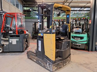 Empilhador retráctil Caterpillar NR16N
