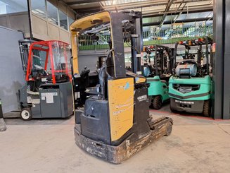 Empilhador retráctil Caterpillar NR16N