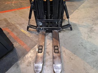 Stacker com condutor a pé Caterpillar NSP16N2 - 18