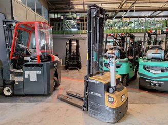 Stacker com condutor a pé Caterpillar NSP16N2 - 1