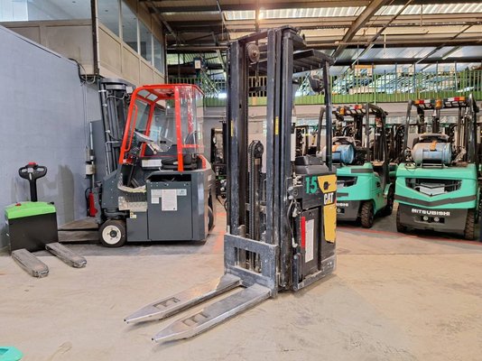 Stacker com condutor transportado Caterpillar NSR20N - 1