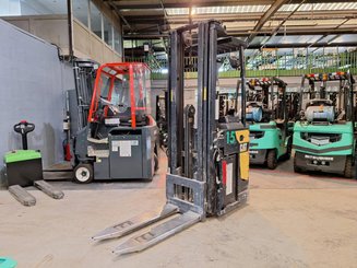 Stacker com condutor transportado Caterpillar NSR20N - 1