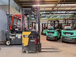 Stacker com condutor transportado Caterpillar NSR20N - 5