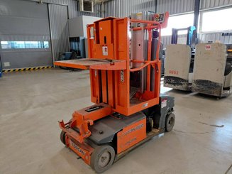 Plataforma com mastro vertical JLG TOUCAN DUO