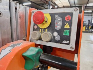 Plataforma com mastro vertical JLG TOUCAN DUO
