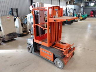 Plataforma com mastro vertical JLG TOUCAN DUO