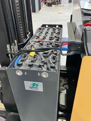 Empilhador retráctil Yale MR14 - 3