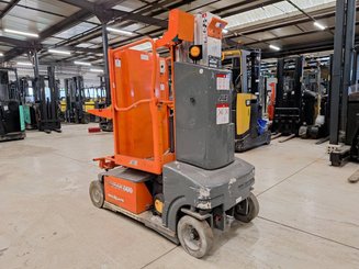 Plataforma com mastro vertical JLG TOUCAN DUO