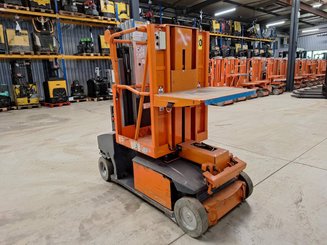 Plataforma com mastro vertical JLG TOUCAN DUO