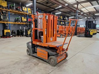 Plataforma com mastro vertical JLG TOUCAN DUO