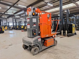Plataforma com mastro vertical JLG TOUCAN DUO