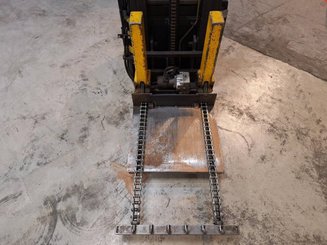 Stacker com condutor a pé Crown WE2300-16