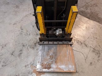 Stacker com condutor a pé Crown WE2300-16