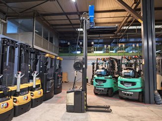 Stacker com condutor a pé Crown WE2300-16
