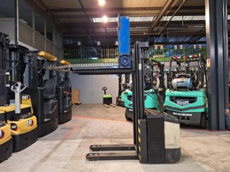 Stacker com condutor a pé Crown WE2300-16