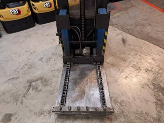 Stacker com condutor a pé Crown WE2300-16