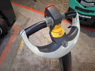 Levantador com braços circundantes Crown ST3000-1.0
