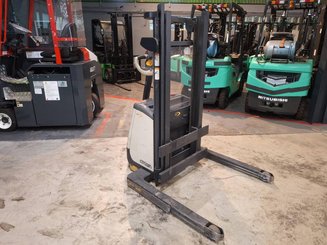 Levantador com braços circundantes Crown ST3000-1.0