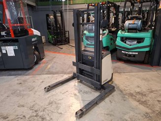Levantador com braços circundantes Crown ST3000-1.0