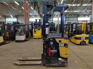 Stacker com condutor transportado Caterpillar NSR20N