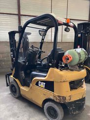 Empilhador de contrapeso 4 rodas Caterpillar GP15N - 1