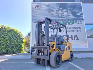 Empilhador de contrapeso 4 rodas Caterpillar GP30N