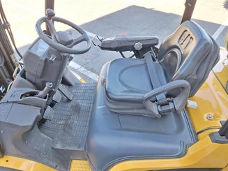 Empilhador de contrapeso 4 rodas Caterpillar GP30N