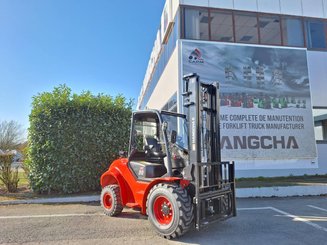 Carreta elevadora todo terreno Hangcha TT30-2