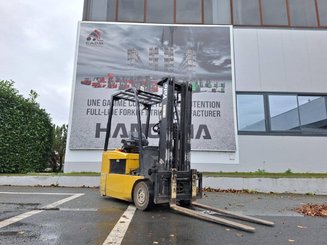 Empilhador de contrapeso 3 rodas Yale ERP16ATF