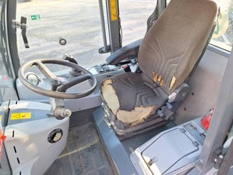 Loader articulada Kramer 1150